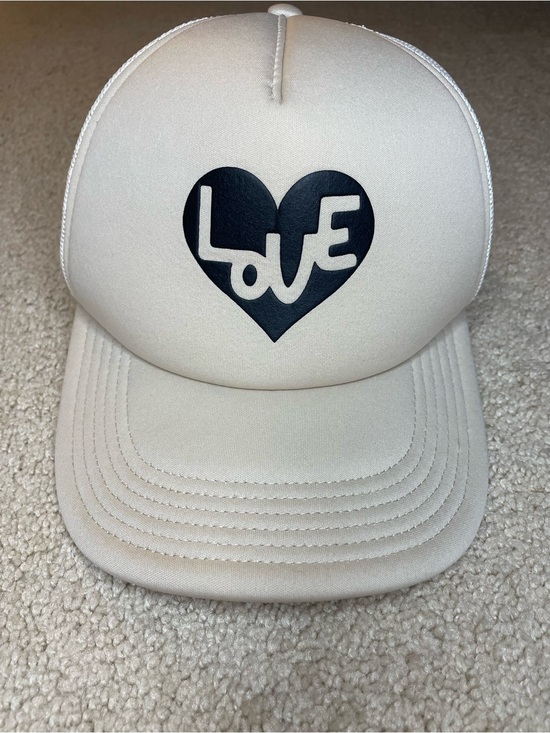 Spiritual Gangster Accessories - Spiritual Gangster Cream Trucker Hat Black 'Love' Heart Graphic New Yoga